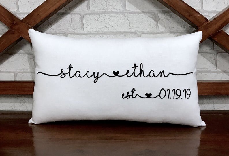 30% de Réduction sur L'oreiller Couple, Nom et Date, Le Cadeau Mariage, d'anniversaire, Fiançailles 