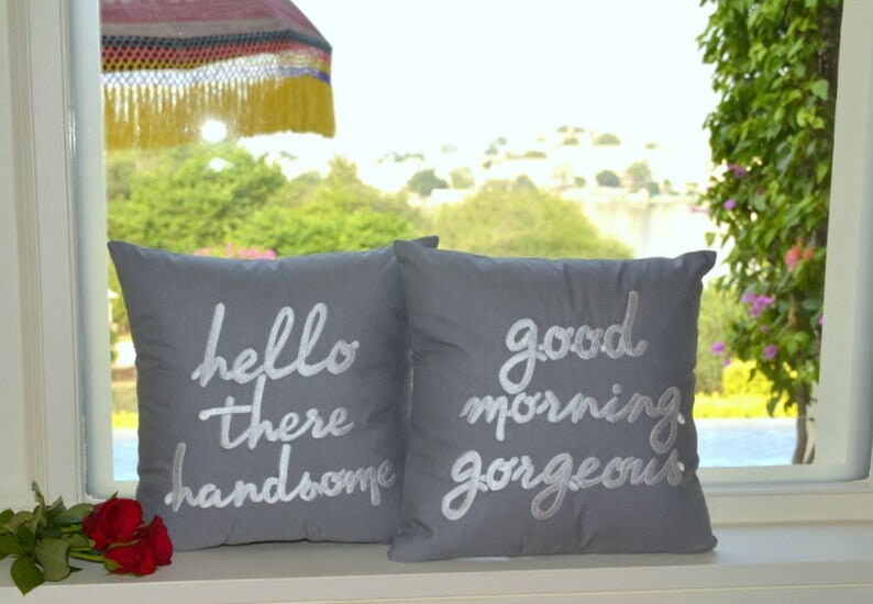 50% de Réduction sur Son Oreiller et M. mme Pillow Set Perles Oreiller Broderie Saint-Valentin Coupl