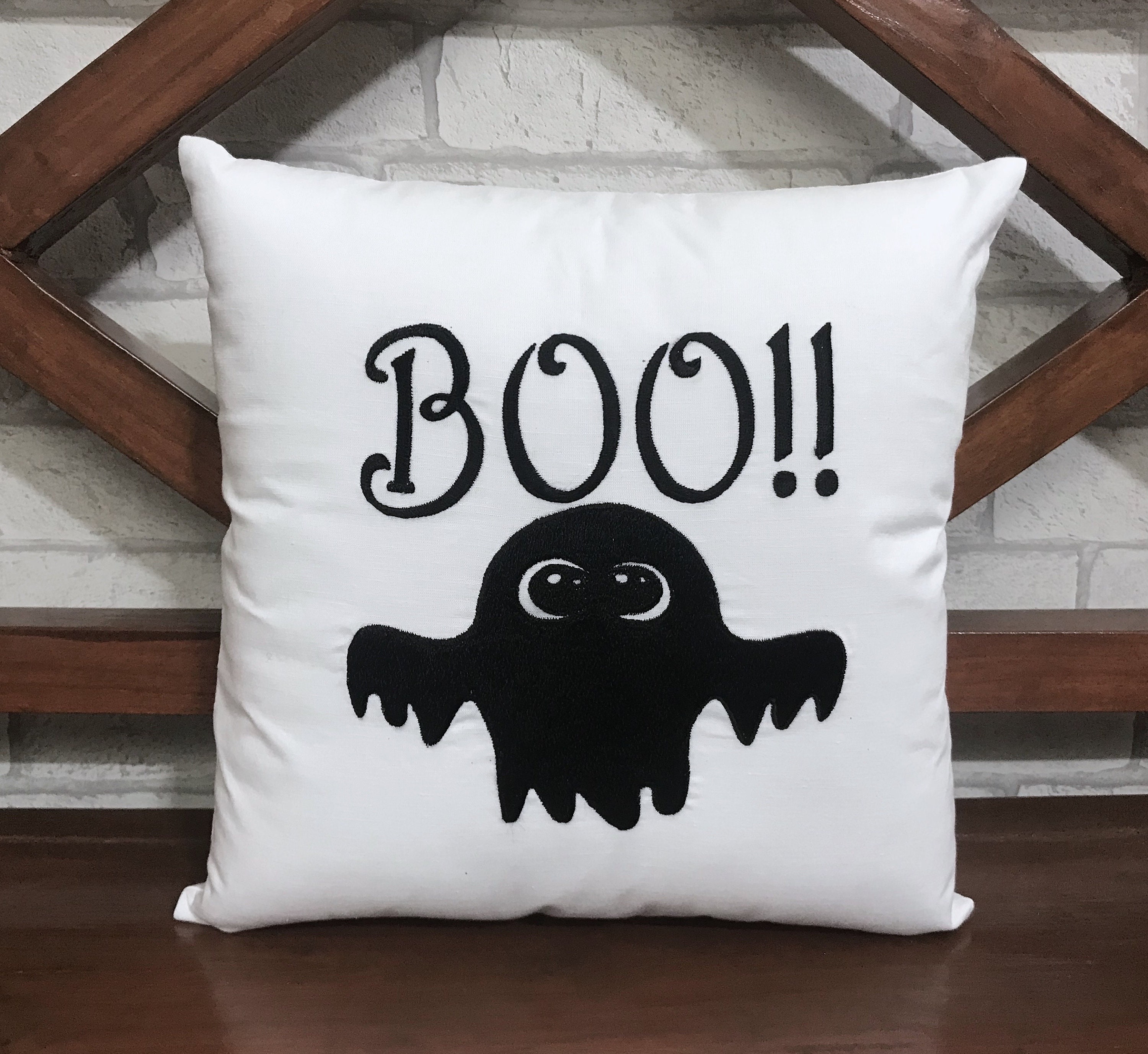 30% de Réduction sur Les Décorations d'halloween Boo, Oreiller d'halloween, Cadeaux Brodé à La Main,