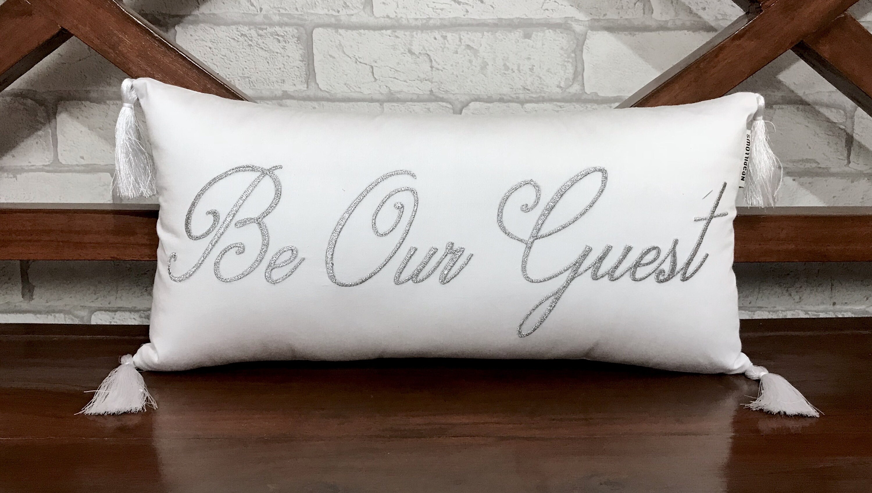 30% Vente Be Our Guest Pillow Room Decor, Oreiller de Bienvenue, Wedding Ceremony Decor Dans Toutes 