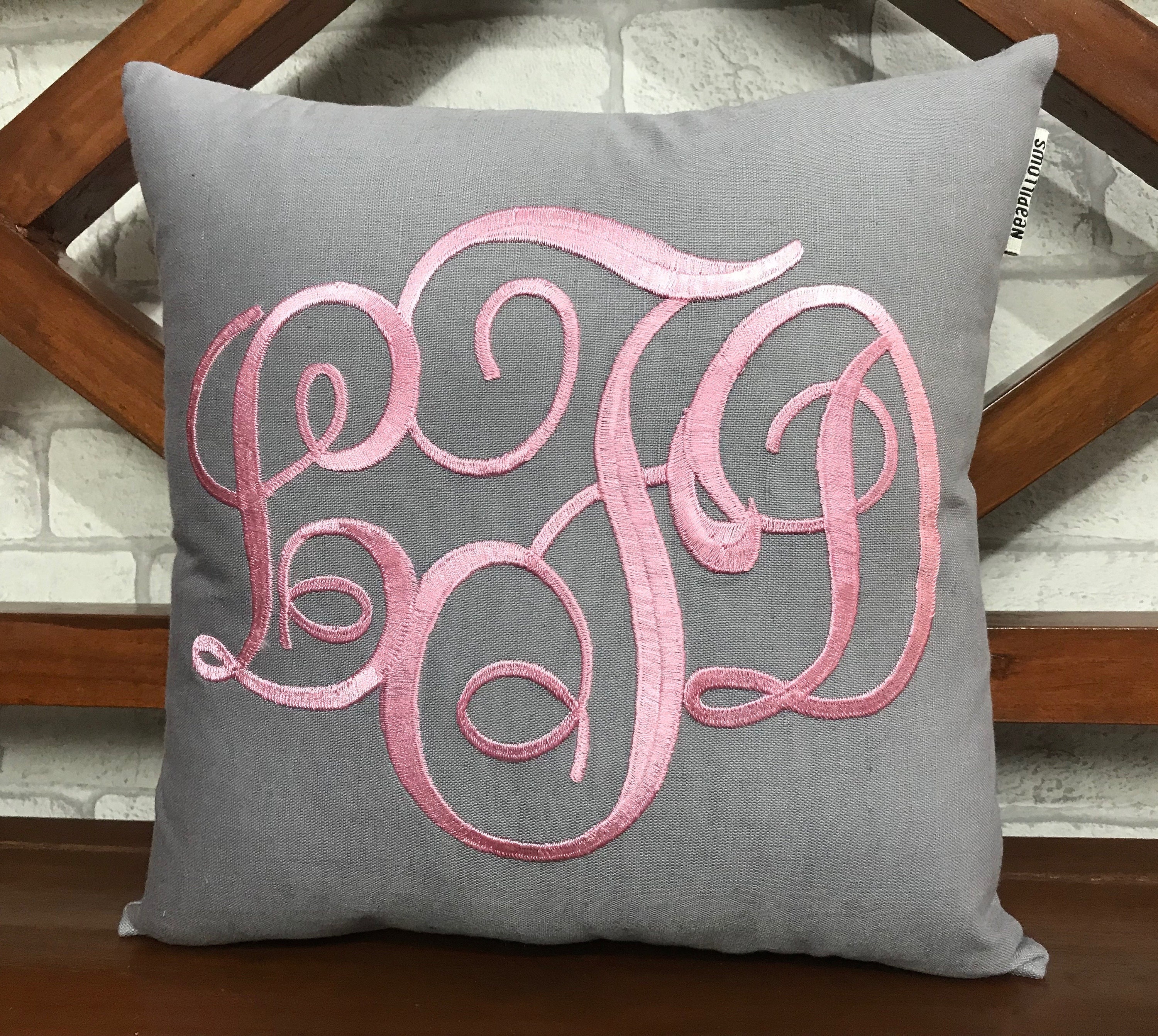 30% de Réduction sur L'oreiller Monogram, Les Cadeaux, Le Cadeau Mariage La Saint-Valentin, Pendaiso