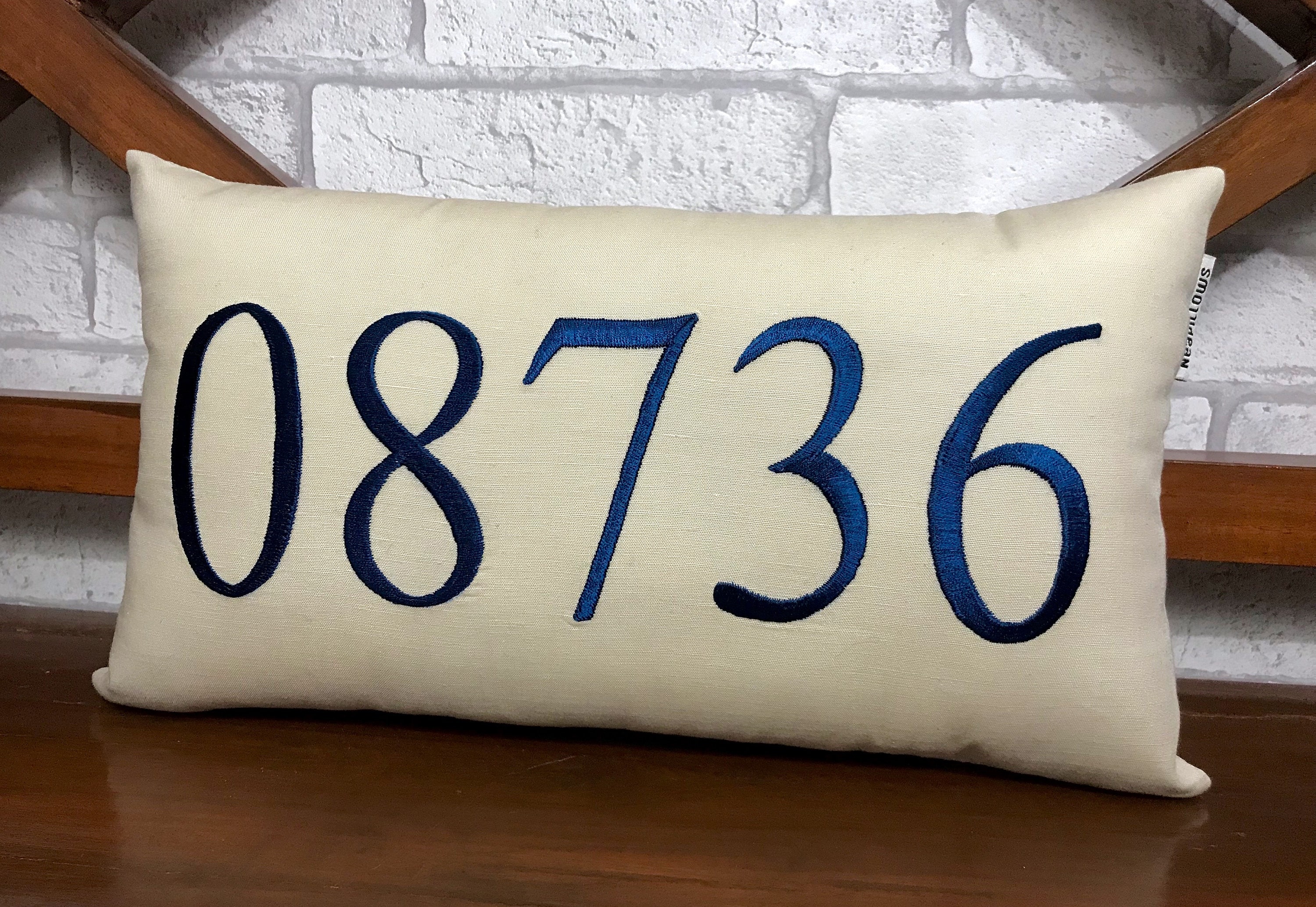 30% Outre de L'oreiller Code Postal, Cadeaux Monogramme, Cadeau Mariage, d'engagement, Housewarming,