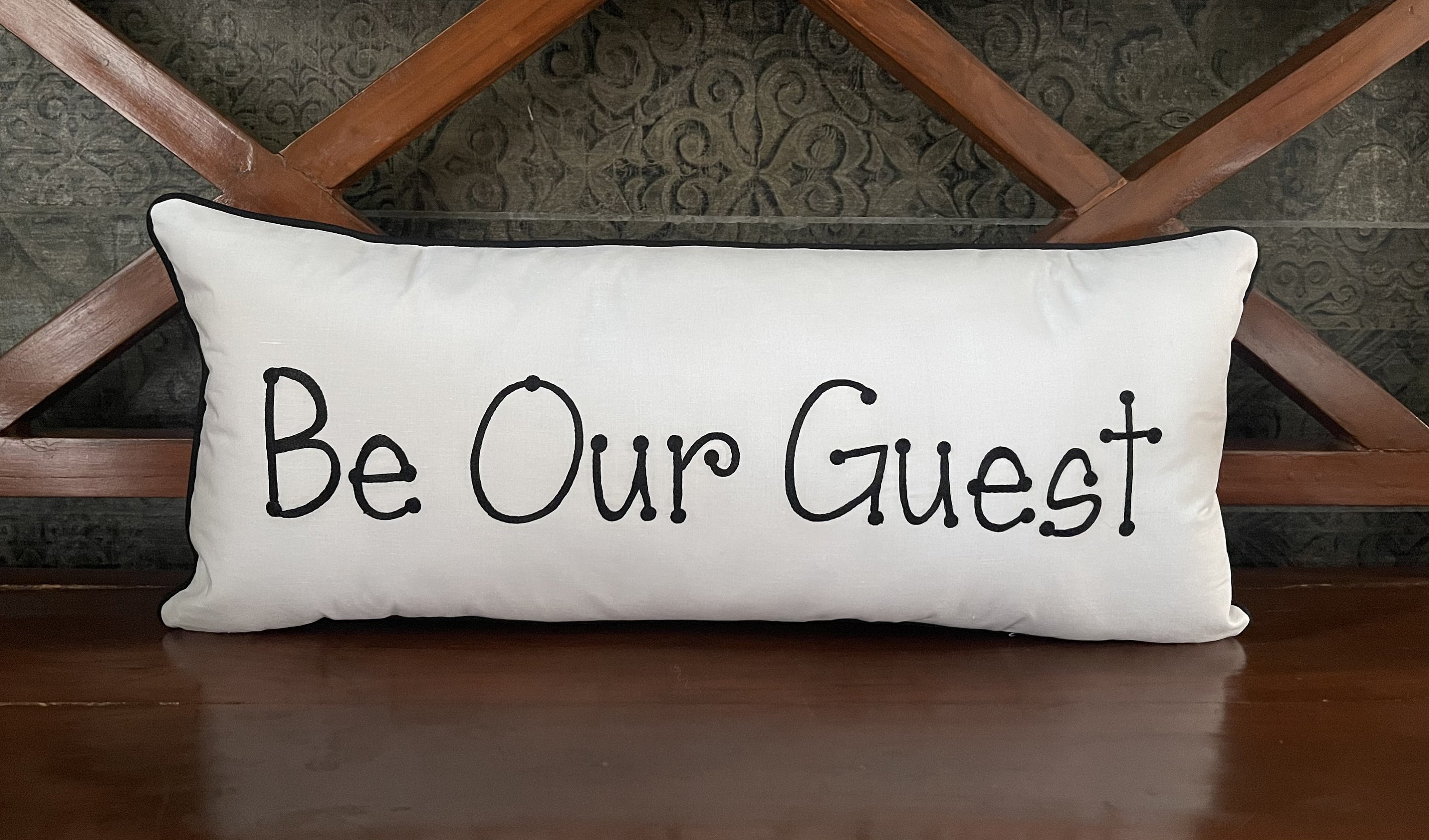 30% de Réduction Soyez Notre Invité Oreiller Brodé, Chambre d'hôtes, avec Welting, Cadeau Bienvenue,