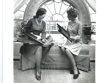 FIRST LADY'S LADY Patricia Nixon Confers With Connie Stuait Her Staff Director in The White House 1970 United Press Int Photograph Original
