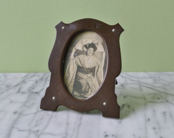 1940s Bakelite Oval Picture Photo Frame with b/w RPP of Geisha Mikado dated 1909
