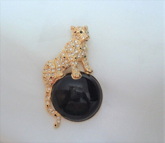 Napier Goldtone Clear Rhinestone Black Enamel Leo… - image 3