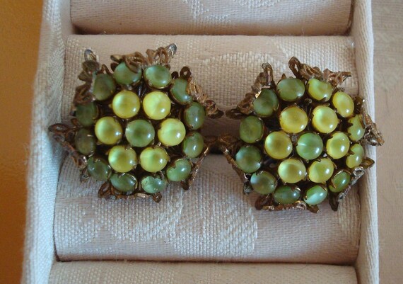 Amourelle Celadon Yellow Glass Bead Cluster Clip