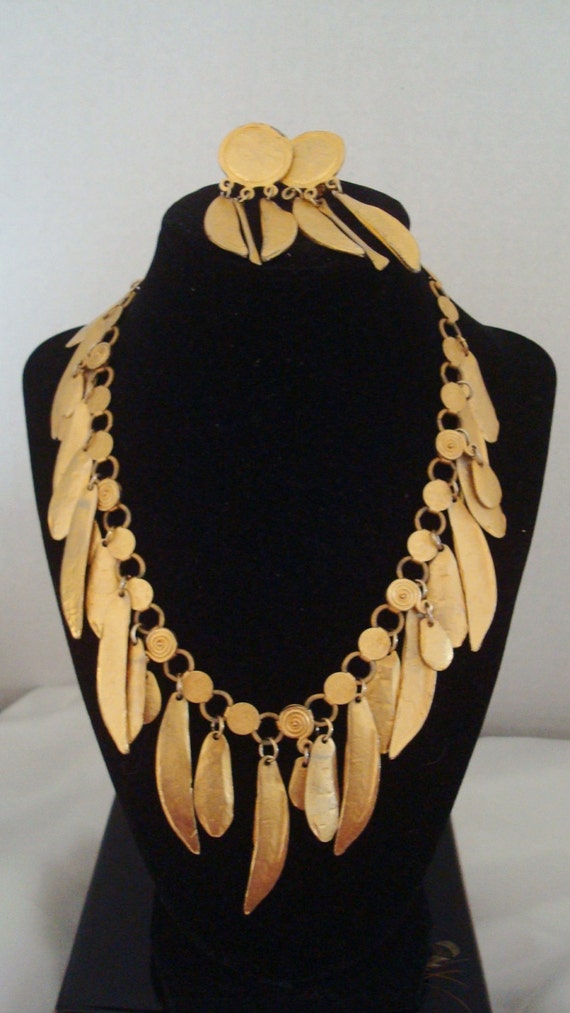 Vendome Gold Dangles Statement Necklace Choker Ve… - image 1