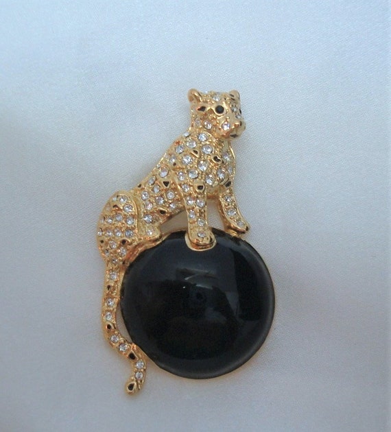 Napier Goldtone Clear Rhinestone Black Enamel Leo… - image 5