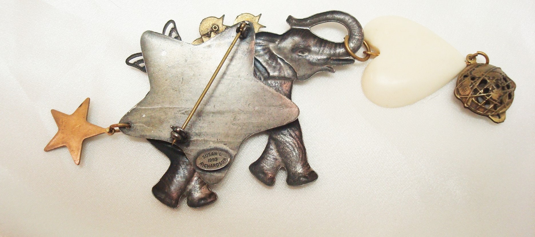 Susan L. Richardsonのヴィンテージブローチ 1994 Susan L Richardson - Etsy