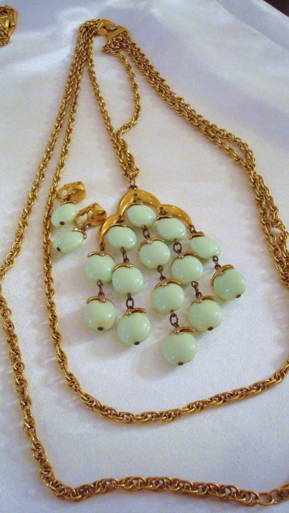 Trifari Mint Green Lucite Waterfall Pendant Triple