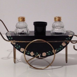 Vintage Blumenwagen aus den 1950er Jahren mit Zahnstocher, Salz- und Pfefferstreuer