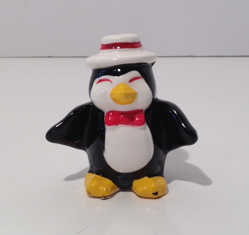 Hugging Penguins Salt And Pepper Shakers – Elizabeth Marion