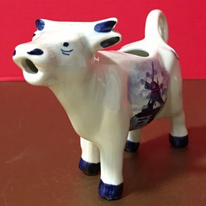 Vintage 1960’s Blue & White Delft’s Cow Coffee/Tea Creamer Pitcher Porcelain Figurine