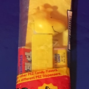 Vintage Pez Candy & Dispenser Peanuts Woodstock Inside Plastic Wrap