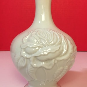 Vintage Lenox Rose Ivory White Porcelain Vase Gilded With Gold