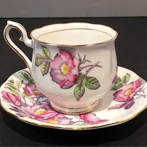 Vintage Royal Albert Bone China Dog Rose Floral Tea Cup And Saucer With Gold Edge