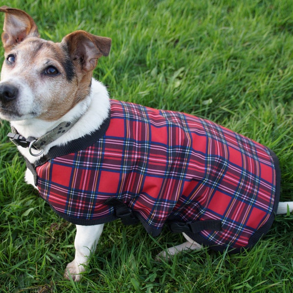 Wasserdichter Hundemantel, mit Vlies gefüttert - Royal Stewart Tartan - alle Größen erhältlich - Maßanfertigung