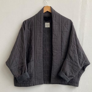 Short Quilted Jacket / Charcoal Grey / Batwing / 100% Cotton / Jacket with Pockets / Boxy Jacket  / Long Sleeves / Potters jacket