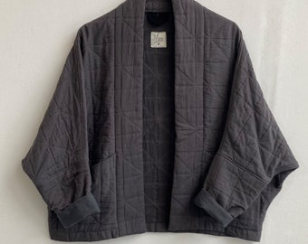Short Quilted Jacket / Charcoal Grey / Batwing / 100% Cotton / Jacket with Pockets / Boxy Jacket  / Long Sleeves / Potters jacket