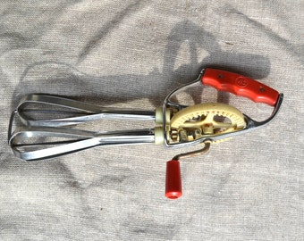 Vintage kitchen tool, vintage Italian kitchen tool, vintage kitchen appliance, eggbeater, hand mixer, beater,  small kitchen appliance,