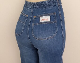 womens levis with elastic waist