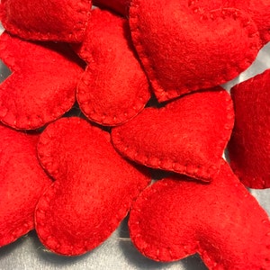 Handgemaakte vilten rode harten, komvullers, valentijnsharten set van 12