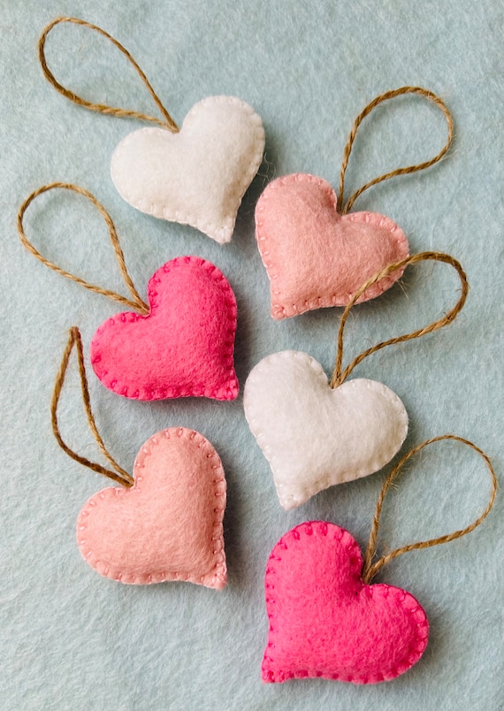 Cuori in legno con fiori applicati - Per la casa e per te - Decorar