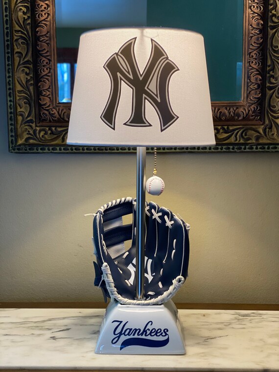 Renk Giriş Orman çatı Silikon Taş New York Yankees Lamp Tpotechnologies Com New York Yankees Lamp, Yankee Baseball Lamp Shade