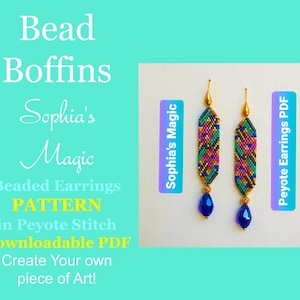 Peut inclure: Une paire de boucles d'oreilles en perles avec un motif géométrique dans des tons de rose, bleu, vert, or et noir. Les boucles d'oreilles sont réalisées en point de peyote et ont une goutte de cristal bleu au bas. L'image comprend le texte "Sophia's Magic" et "Peyote Earrings PDF".