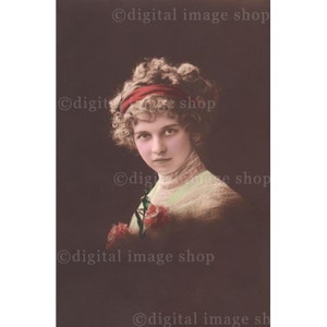 Principios de 1900 Pretty Young Lady Digital Image Mujer Banda Curly Hair Vintage Postal - Descarga Instantánea PC03