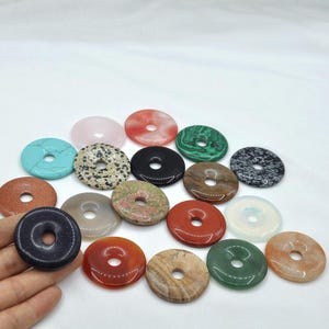 40 MM natürlicher Edelstein Donut Anhänger, Glück Sicherheit Anhänger Schmuck , Edelstein Komponente, runde Kreis Stein Perlen , Crystal Home Decor Geschenke