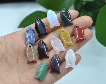 2-20pcs Small Gemstone fish pendant，Crystal Carving Fish Pendant Assorted Stone Small Fish Pendant Charm Beads For Jewelry，gift for swimmer