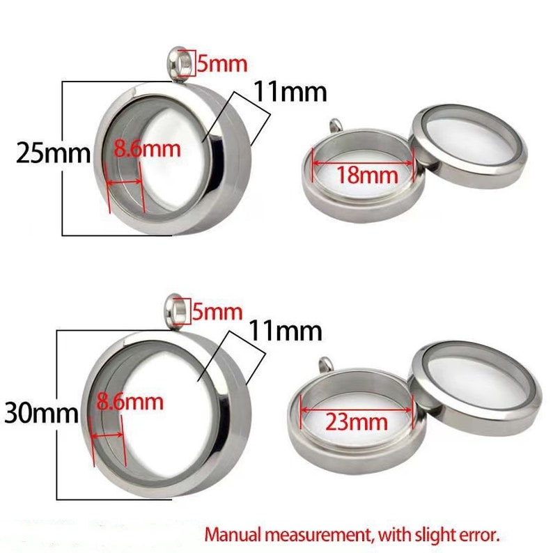 Puede incluir: Dos colgantes de medall&oacute;n de plata con inserciones de vidrio transparente. El medall&oacute;n de la izquierda tiene un di&aacute;metro de 25 mm y el medall&oacute;n de la derecha tiene un di&aacute;metro de 18 mm. Ambos medallones tienen una anilla de 5 mm.