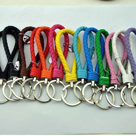 Porte-clés tressé avec bracelet en cuir coloré, porte-clés en cuir