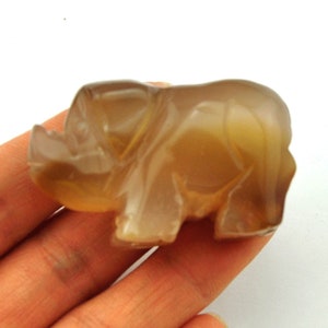 Hand Carved Pig Figurine Totem Animal Stone，12 Kinds Of Natural Crystal Pig Figurine，Hand Carved Pig Statue Home Decor