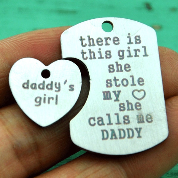 A pair charms,Daddy's Girl Charms Antique Silver Tone,There Is This Girl She Stole My Heart She Calls Me Mommy Pendant G1930