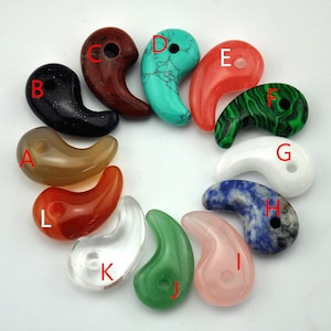 2 colgantes de coma natural, péndulo de cuentas de gemas, colgante de piedra preciosa, colgante en forma de coma para accesorios de joyería, colgante magatama-D001