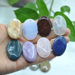 25x34mm Natural Oval Stone Pendant, Drilled, Gemstone Oval Pendant，Crystal Oval Pendant，Oval Stone Pendant Charm Beads For Jewelry