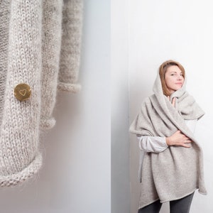 Handmade Wool Mohair Silk Blanket Scarf: Oversized Warm Wrap in Light Beige. image 2