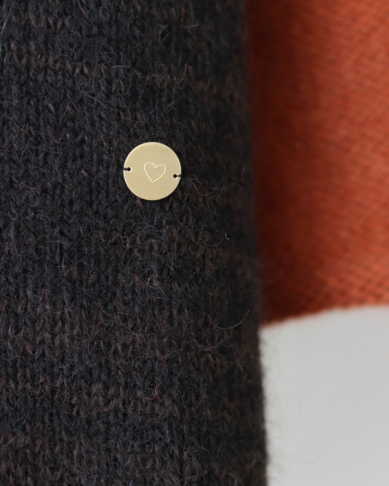 NOUVELLE écharpe chaude et confortable en laine et mohair, grand châle de couleur orange brûlé, gris foncé et marron, fait main en Lettonie par Agnese Kirmuza. image 9