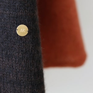 NOUVELLE écharpe chaude et confortable en laine et mohair, grand châle de couleur orange brûlé, gris foncé et marron, fait main en Lettonie par Agnese Kirmuza. image 8