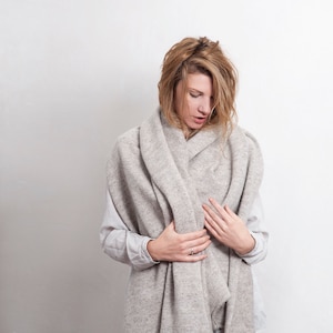 Handmade Wool Mohair Silk Blanket Scarf: Oversized Warm Wrap in Light Beige. image 4