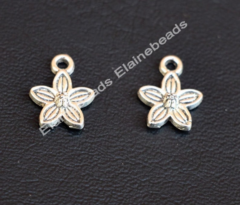 50 PCs Silver Tone Flower Charms Pendants Findings