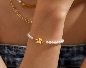 Pearl Bracelet With Initial, Letter Pearl Bracelet, Personalized Pearl Jewelry, Mothers Day Pearl Bracelet, Customize Initial Jewelry