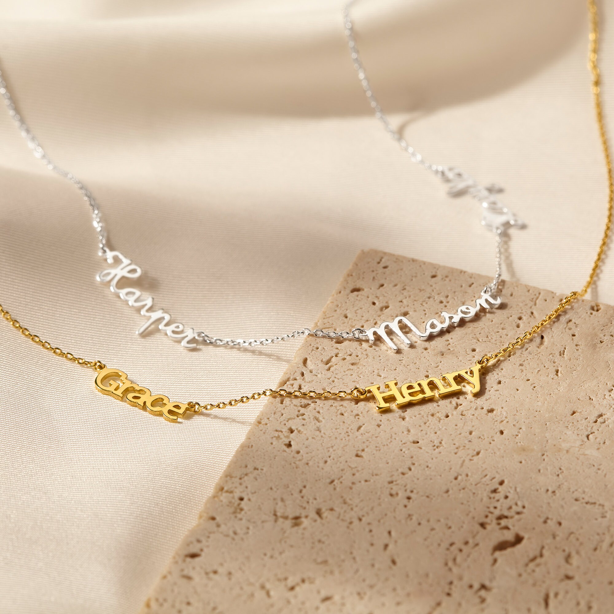 Collana con nome di famiglia in argento sterling Collana con più nomi personalizzati Collana con tre nomi per la nonna Collana con due nomi per la mamma Collana con due nomi