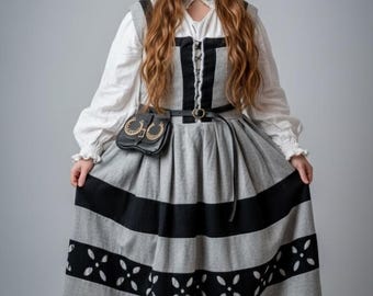 Renaissance Landsknecht Gown with Chemiseand hat : Historical Reenactment Costume