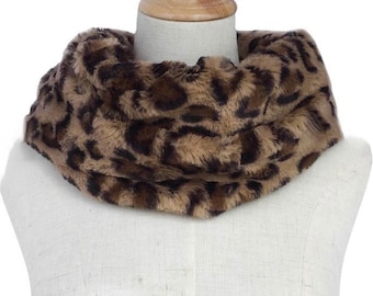 Leopard print snood, leopard print, animal print, snood, scarf, chunky scarf, winter warmer, gift for her.