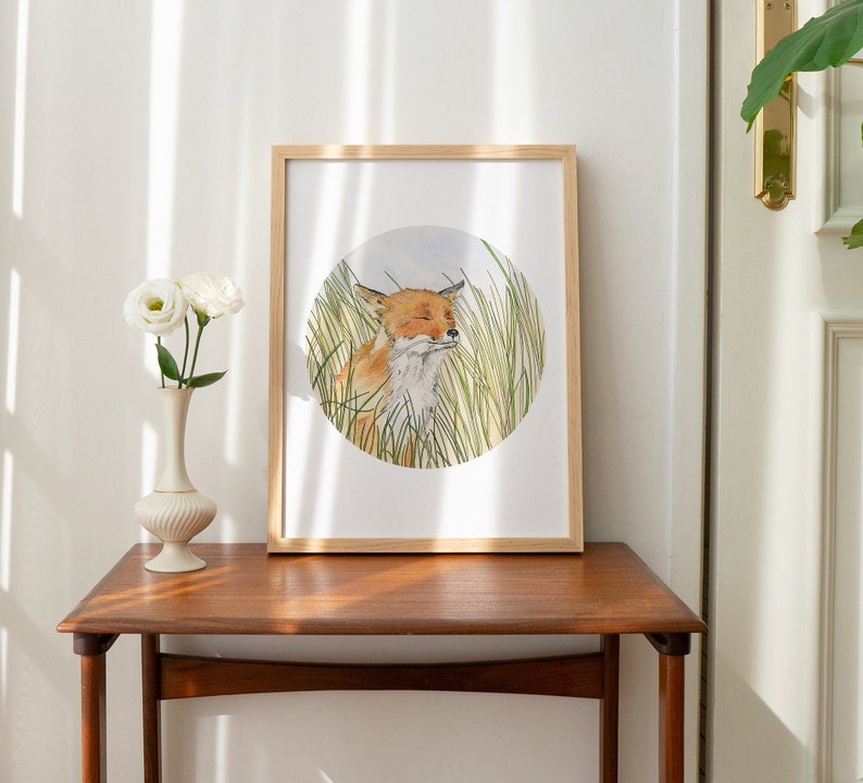 Happy Fox. Watercolour Circle Fox Print. Windy Grass Painting. imagem 2