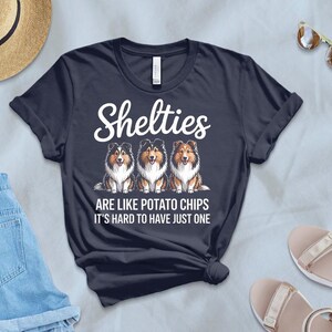 Sheltie Shirt Funny Dog Mom Gift, Shetland Sheepdog Tee, Multiple Shelties Design, Dog Owner Apparel, Cute Puppy Lover T-Shirt immagine 5